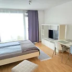 Apartment's Nr 2, 2-b , 2-c Und 2-d , In Stadtmitte * Штутгарт