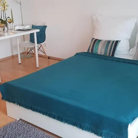 Apartment's Nr 2, 2b Und 2c In Stadtmitte * Στουτγκάρδη