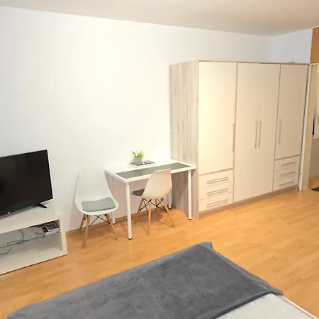 Apartment Apartment's Nr 2, 2-b , 2-c Und 2-d , In Stadtmitte Stuttgart