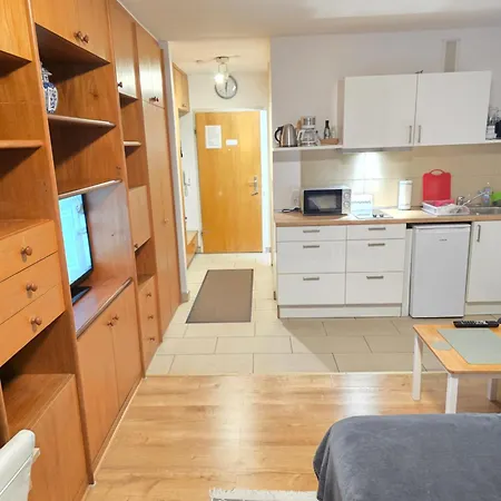 Apartment's Nr 2, 2-b , 2-c Und 2-d , In Stadtmitte Appartement