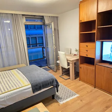 Apartment's Nr 2, 2-b , 2-c Und 2-d , In Stadtmitte * Stuttgart