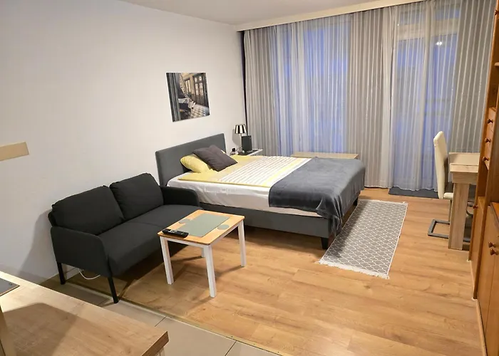 Apartment's Nr 2, 2-b , 2-c Und 2-d , In Stadtmitte *