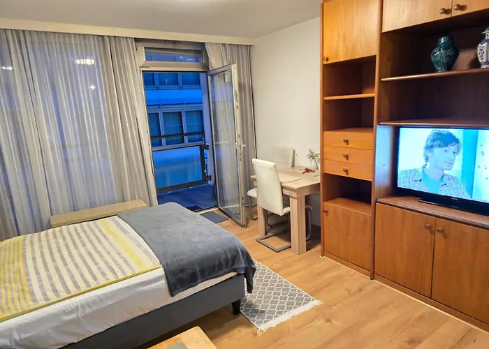 Apartment's Nr 2, 2-b , 2-c Und 2-d , In Stadtmitte * Stuttgart